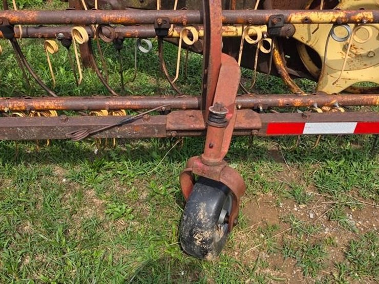 new-holland-57-image-8