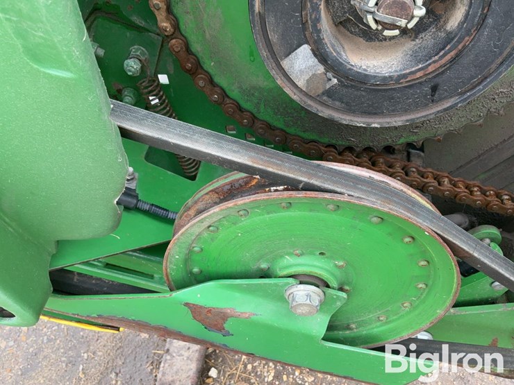 2015-john-deere-630f-image-13