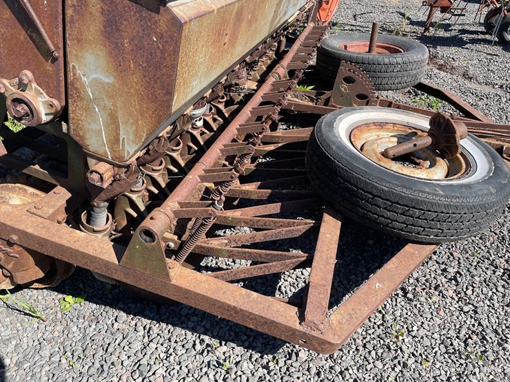 #640-•-brillion-300-seeder-(mason,-wi)-image-25