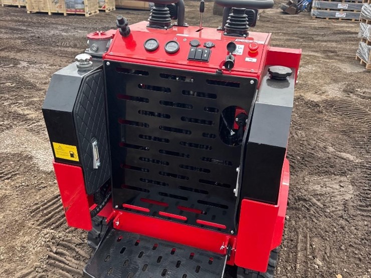 new-sd-lanch-co-mini-diesel-stand-on-skidloader-model-ssl1500-image-6