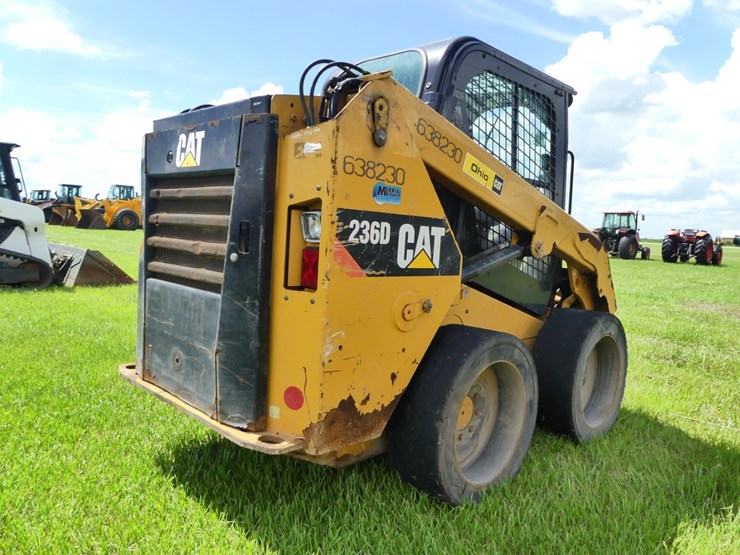 caterpillar-236d-image-3