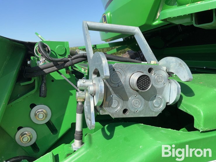 2014-john-deere-s660-image-17