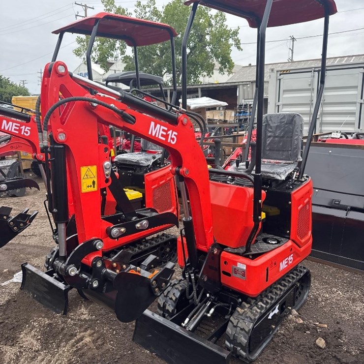 New SD Lanch Co Mini Excavator Model ME15
