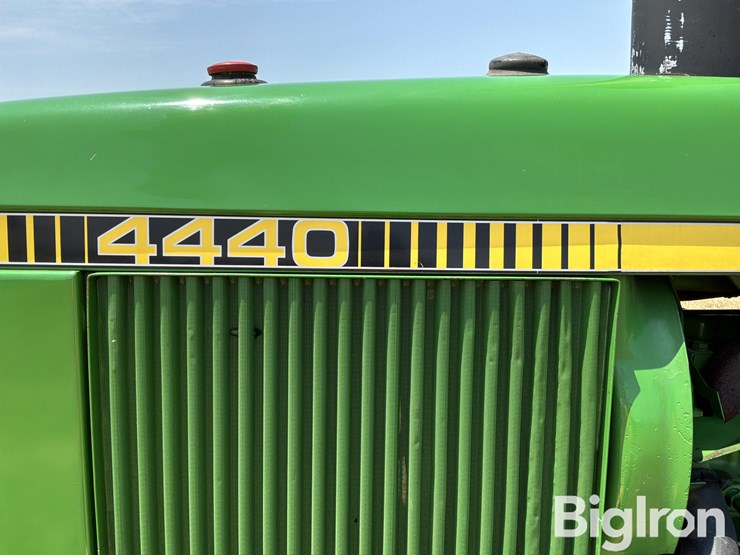 1981-john-deere-4440-image-18