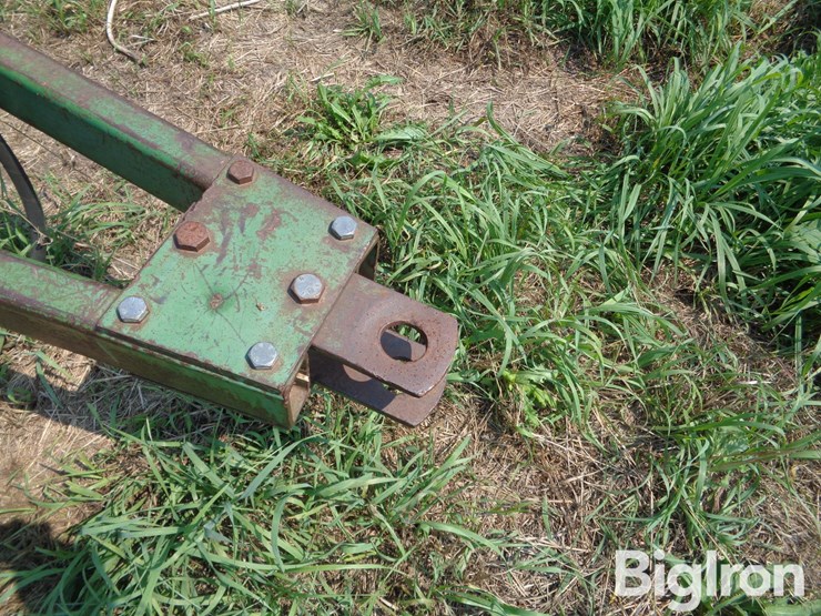 john-deere-235-image-9