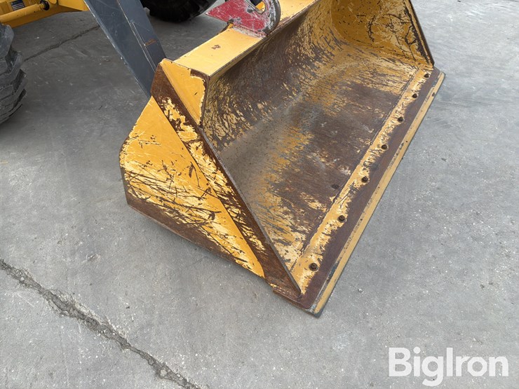 2018-deere-310l-image-17