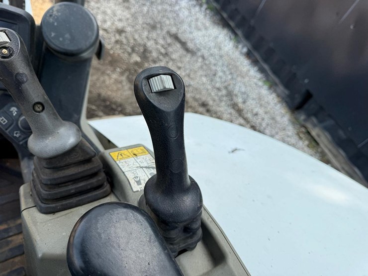 2021-bobcat-e42-image-24
