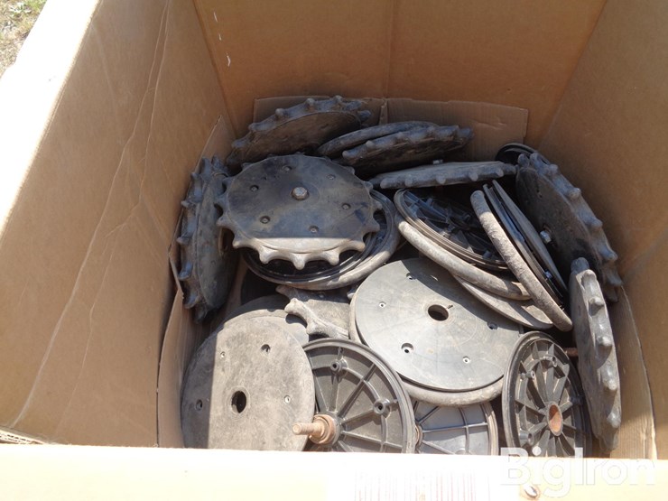 john-deere/-kinze-closing-wheel-image-8