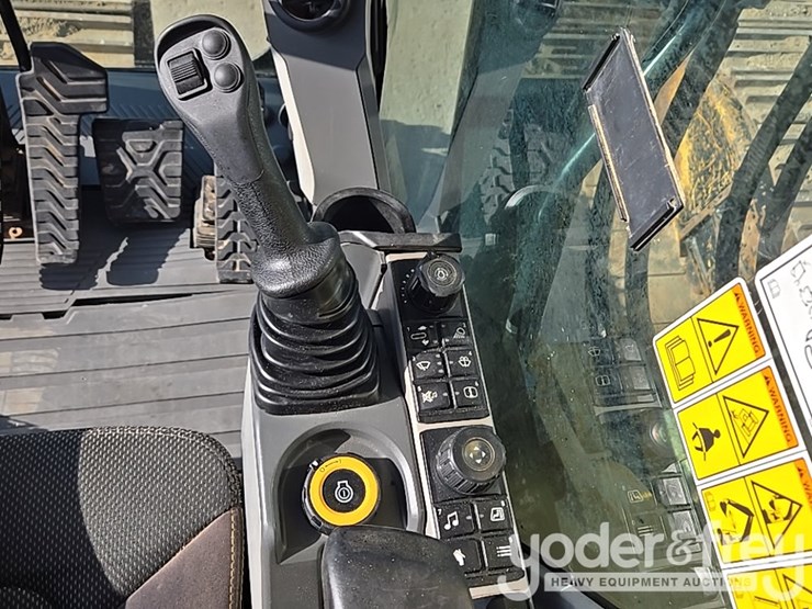2019-caterpillar-336-image-72