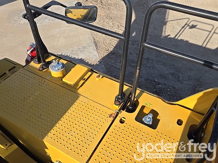 2019-caterpillar-336-image-61