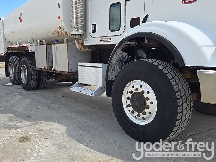 2005-peterbilt-357-image-12
