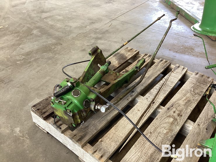 john-deere-4240-image-1