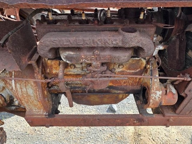 silver-king-tractor-(not-running)-105-image-20