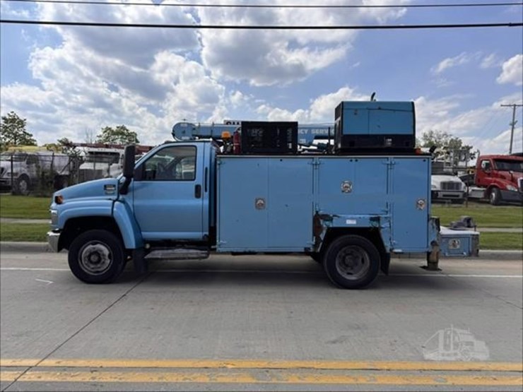 2007-gmc-topkick-c5500-image-7