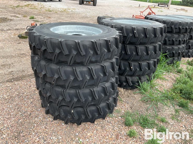 recapped-11r24.5-pivot-tires-&-rims-image-3