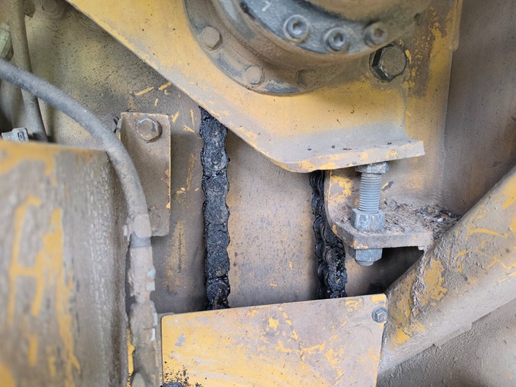 caterpillar-ap-1055f-image-90