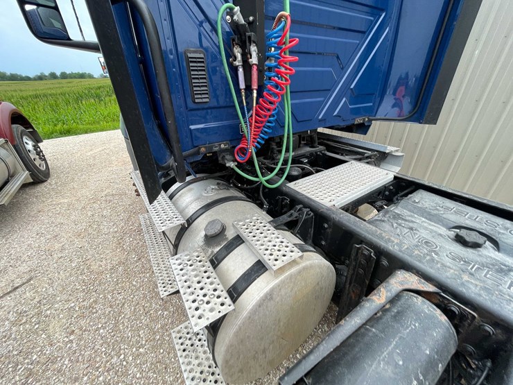 #108-•-2020-international-semi-tractor-(has-wi-title)-(denmark,-wi)-image-57
