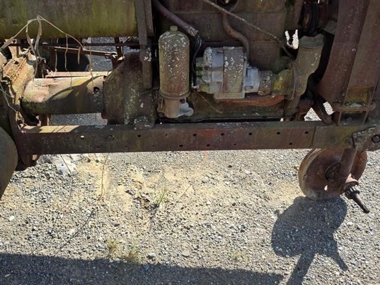 farmall-f14-tractor-(not-running)-image-6