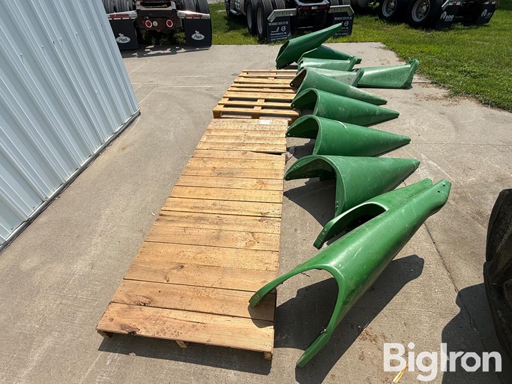 john-deere-poly-corn-head-snouts-image-4