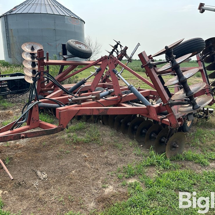INTERNATIONAL 490