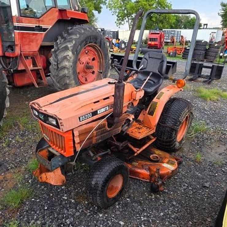 KUBOTA B5200