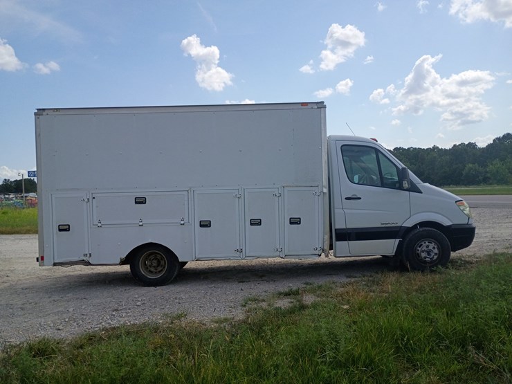 2008-dodge-sprinter-3500-image-11