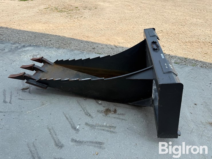 skid-steer-stump-bucket-image-8