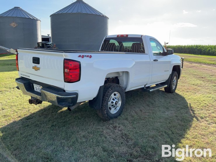 2018-chevrolet-silverado-2500hd-image-5