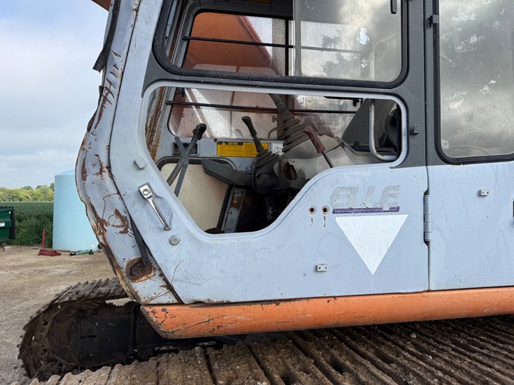 2000-hitachi-ex200-lc-image-19