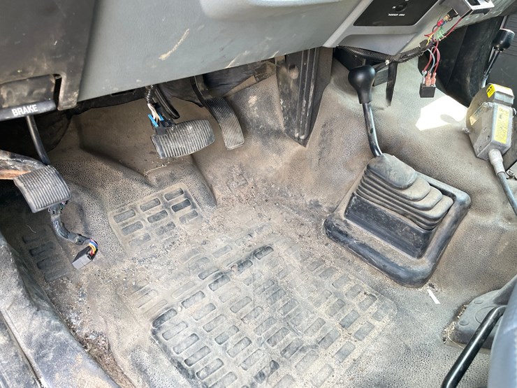 2013-ford-f550-image-34