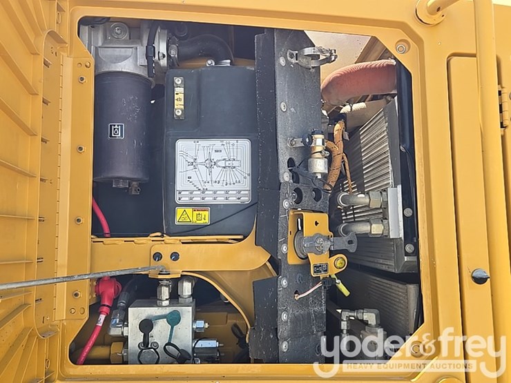2016-caterpillar-140m3-awd-image-46