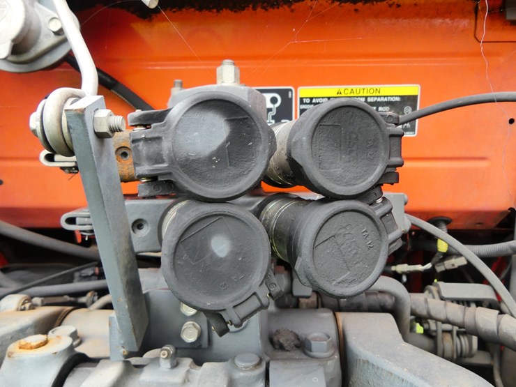 kubota-m7060-image-7