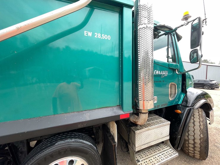 #142-•-2005-freightliner-dump-truck-(title-in-delay)-(denmark,-wi)-image-35