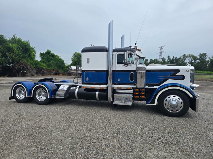 2000-peterbilt-379-image-24