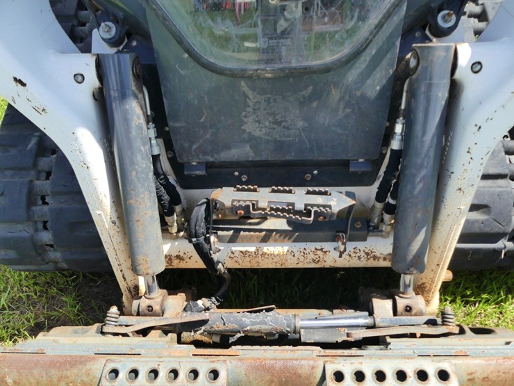 2022-bobcat-t76-image-11