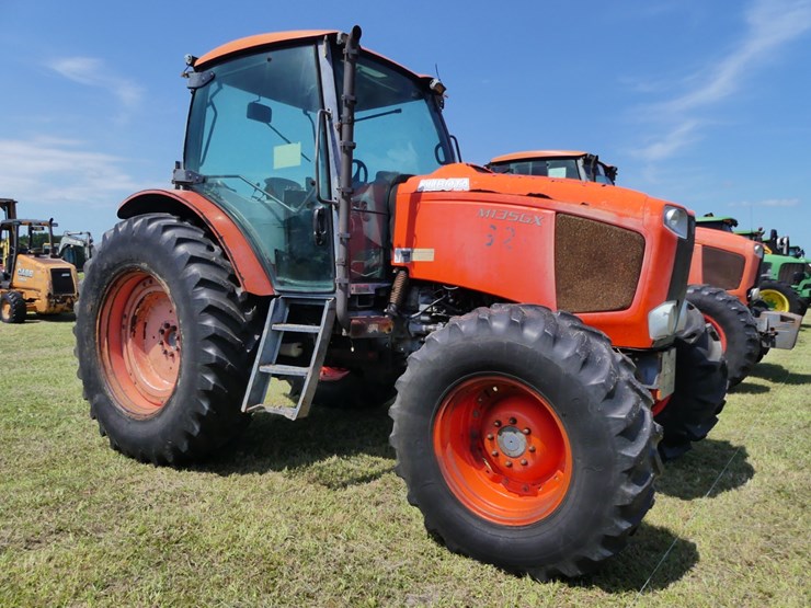 2013-kubota-m135gx-image-1