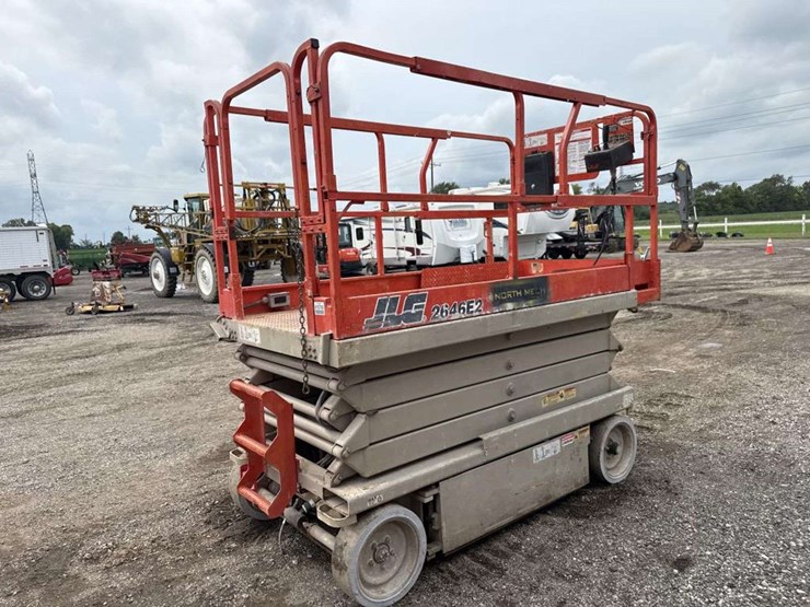 2000-jlg-2646e2-image-3