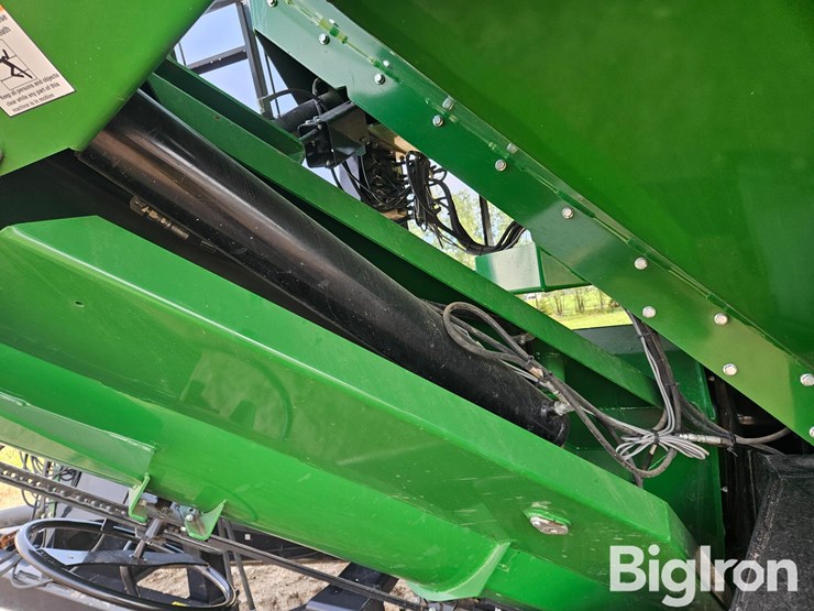 2022-demco-2200-grain-cart-image-18