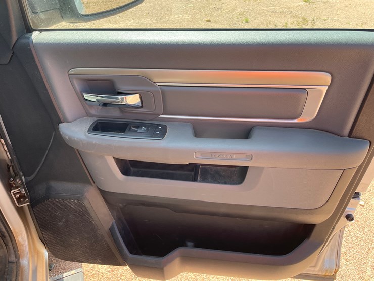 2013-dodge-1500-image-60