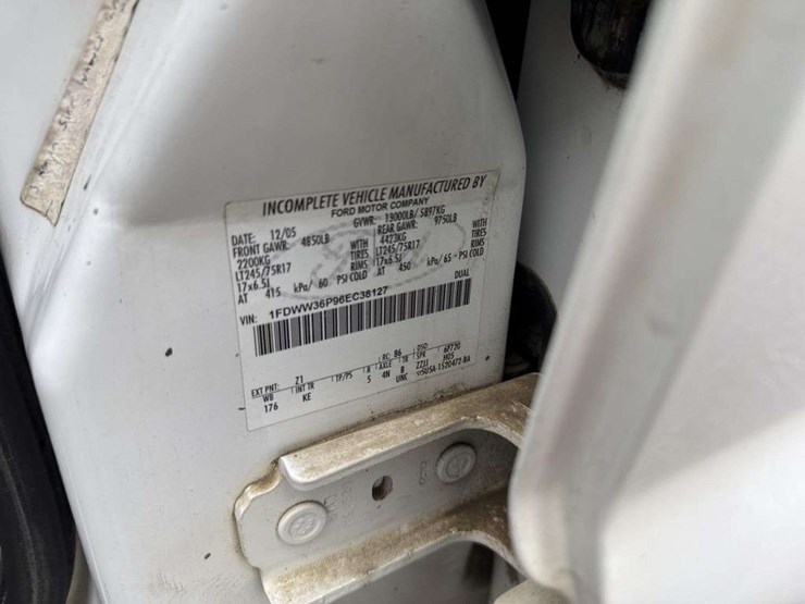 2006-ford-f350-xl-image-24
