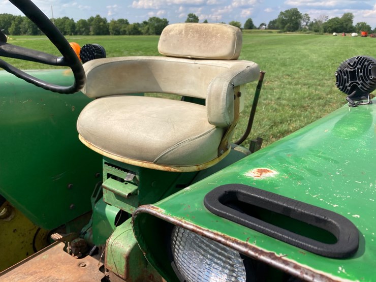 john-deere-3020-image-18
