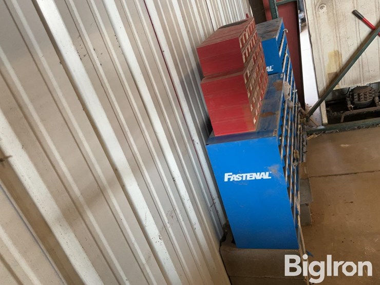 fastenal-bolt-bins-&-hardware-included-image-4