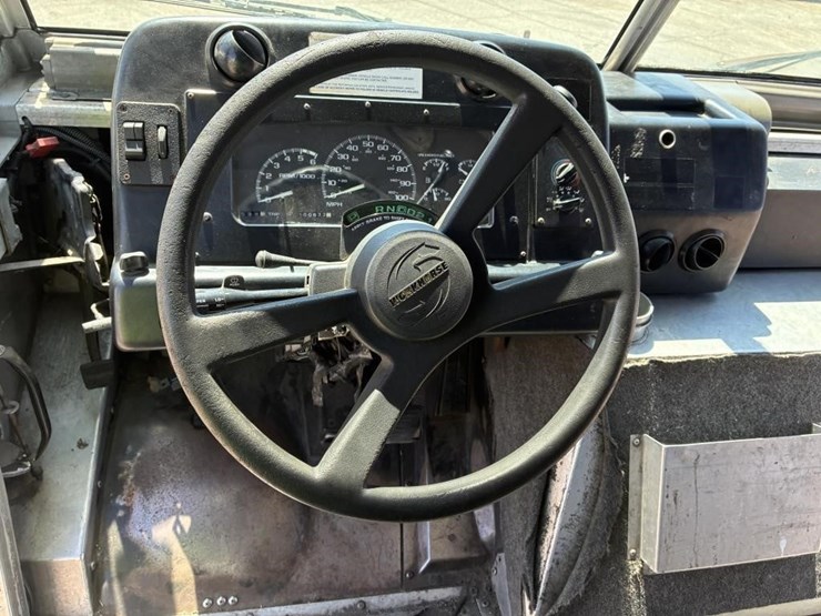 2003-workhorse-p42-image-14