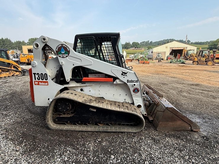 2008-bobcat-t300-image-5