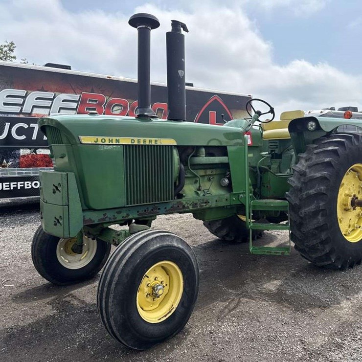 JOHN DEERE 4320