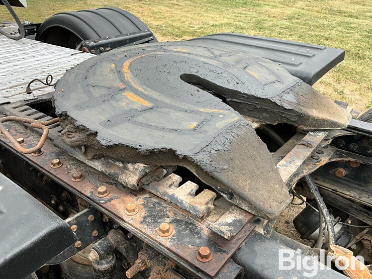 2015-mack-granite-gu713-image-20