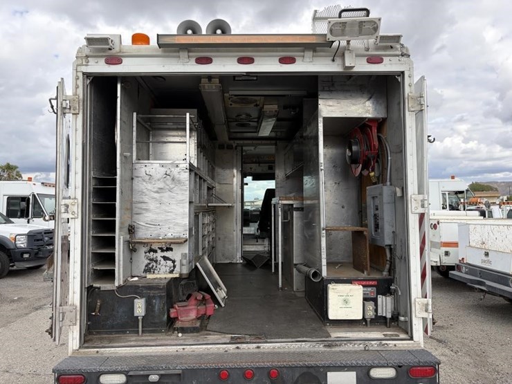 2008-workhorse-w62-image-15