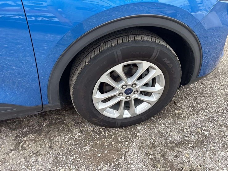 2020-ford-escape-se-image-8