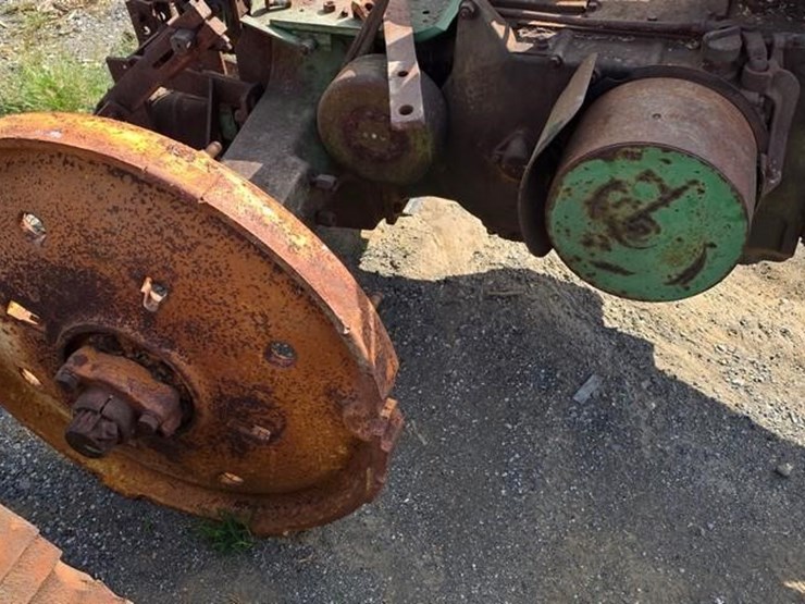 john-deere-tractor-(not-running)-image-8