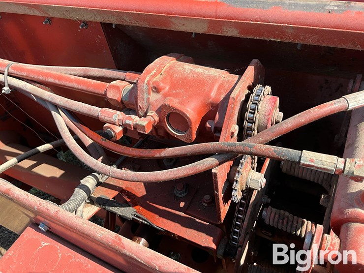 hesston-565a-image-17